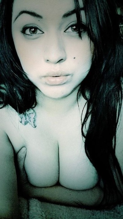 exgflatinascuties:  Perlita!! Mmmmmmm submit jamesg9@ymail.com 😈  Beautiful huge delicious areolas!!