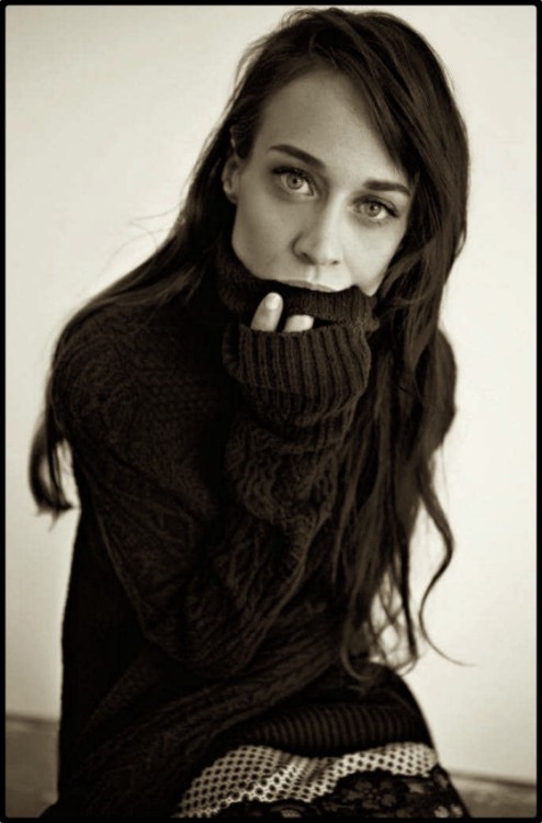 fionaapplerocks:Fiona Apple // photo by Beau Grealy for Elle magazine 