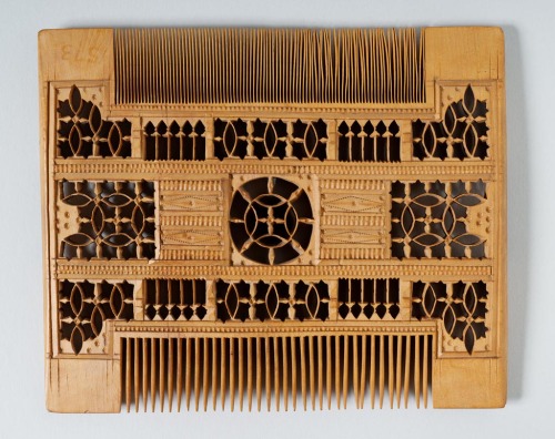 Combs, 1500. Carved boxwood, France. Via Museum of Applied Arts, Budapest