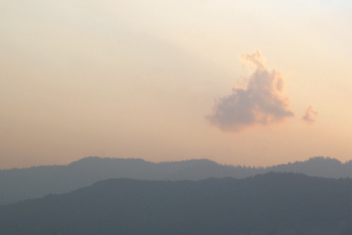 Single pale cloud, Naran valley