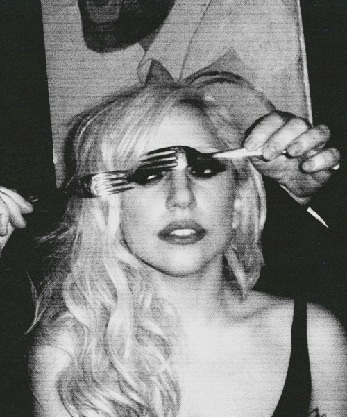 LADY GAGA HANGOVER