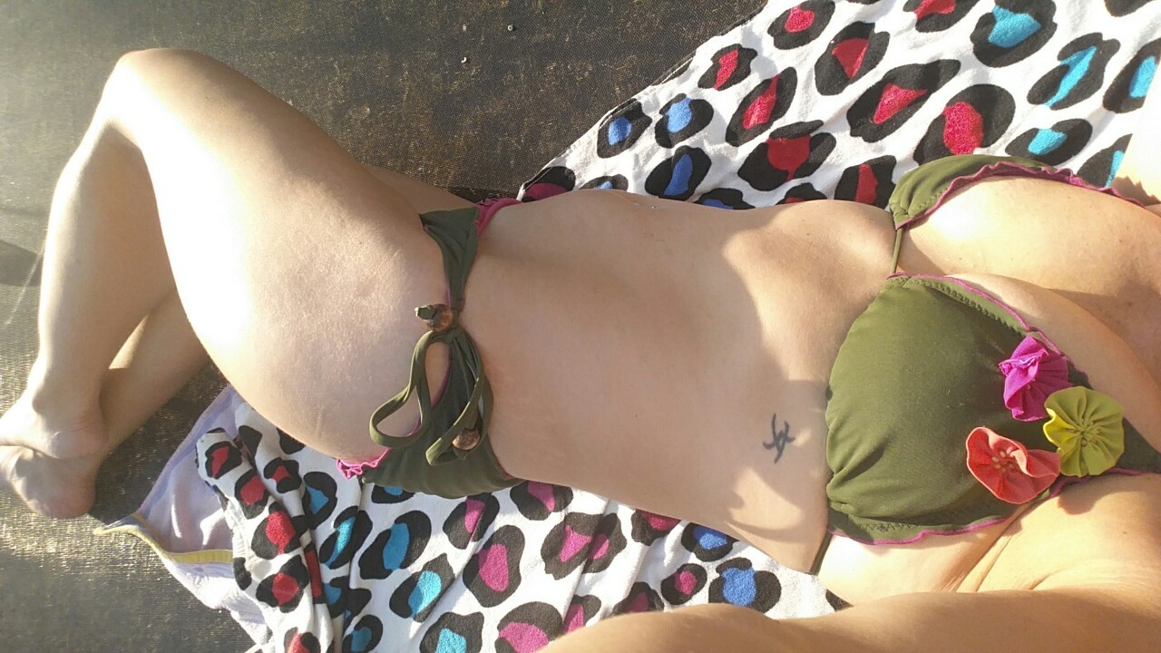 mandy-milf-moves:  🌞 As the sun sets on another Arizona day, I give thanks for