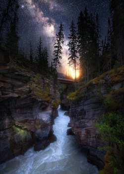 coiour-my-world:Milky gorge ~ dangreenwoodphotography