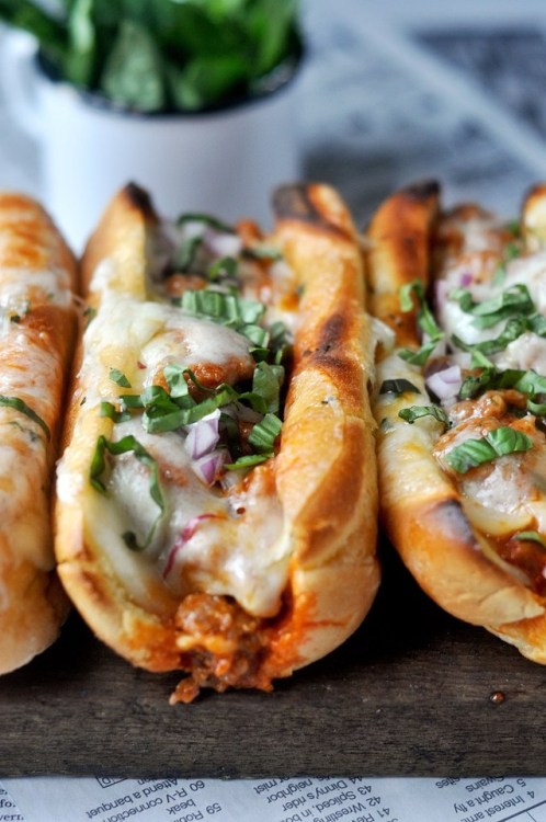 fluffymerry:  food-for-comfort:  Garlic Butter Italian Sausage Sandwiches  @brattylikestoeat 