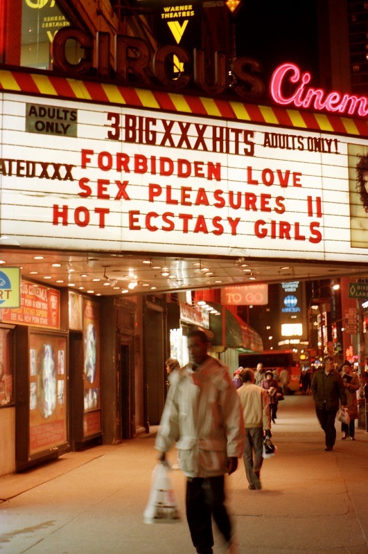 avardwoolaver:  Times Square, New York, 1989–end of the Ed Koch years  DIRTY OLD