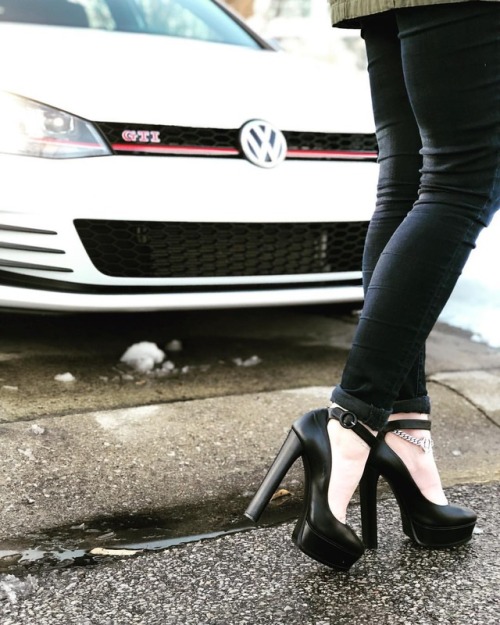 Fun @casadeiofficial ankle strap platforms and the @vw GTI! #casadeiheels #casadei #vwgti #gti #ankl