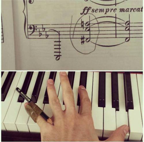 amadryades: pianoaround: Rachmaninoff…… sigh @feralmermaids