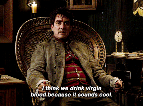 moviehub:WHAT WE DO IN THE SHADOWS (2014)