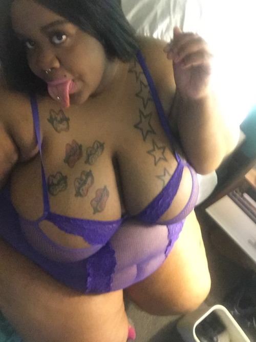 fatasslover100: 555broadway: Pure hotness!!!