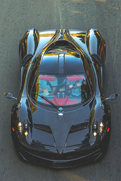 wearevanity:  Pagani Huayra © 