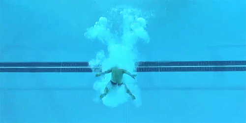 tomdaleysource:  Tom Daley’s bum pops out of his speedos after a dive (Dubai World