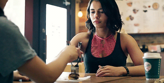 blacksunflower:  br0seph-time-to-g0seph:  mitski:   that krispy kreme date ( ◕‿◕)