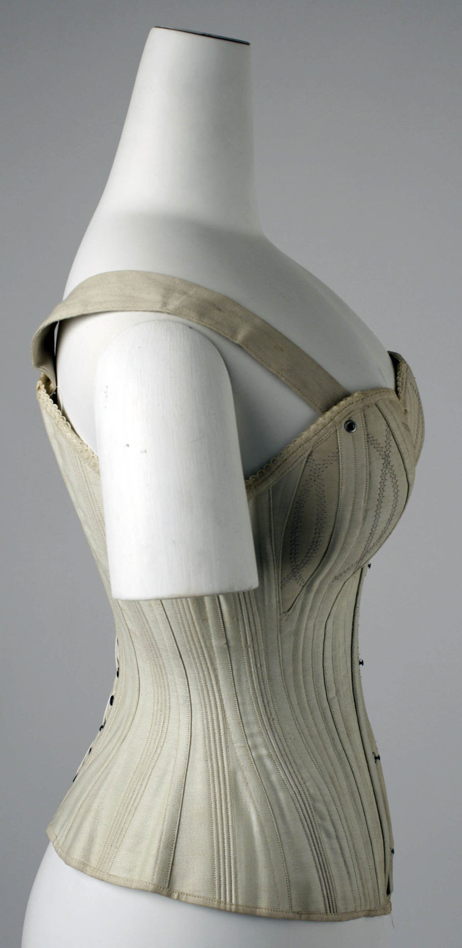 ephemeral-elegance:  Corset, 1890s Dr. Warner’s Caroline Health via The Met
