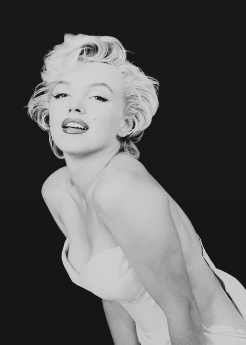 ourmarilynmonroe:  Marilyn Monroe photographed by Milton Greene, 1954.