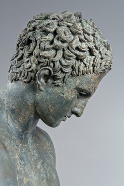 museum-of-artifacts:    Statue of an Athlete (Apoxyomenos), A.D. 1-90.  In the Hellenistic period, artists were interested in more than just standard ideal figures. Bronze—surpassing marble with its tensile strength, reflective effects, and ability