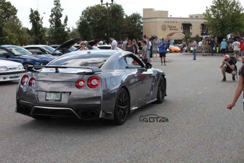 therealcarguys:  Nissan GT-R [OC] (x-post from /r/Autos) [2136x1424] - http://amzn.to/1bxGVMr