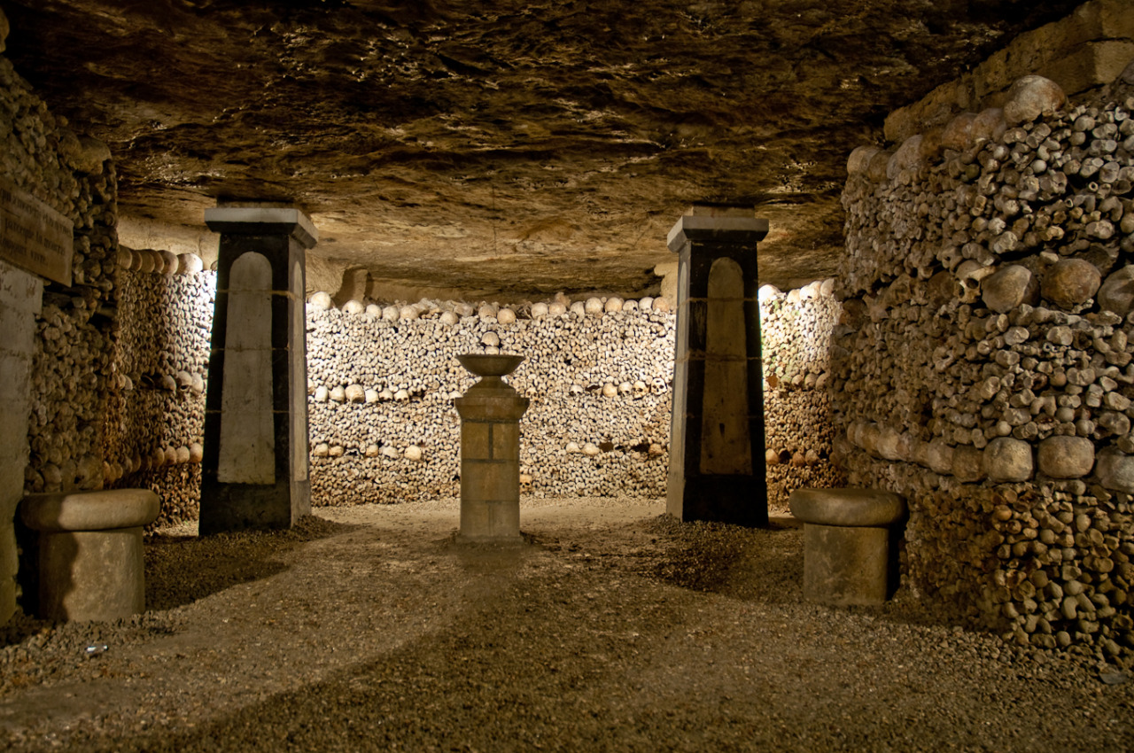 samtrak:  Les Catacombes - Paris 2012 400 ft below the surface of Paris exists one