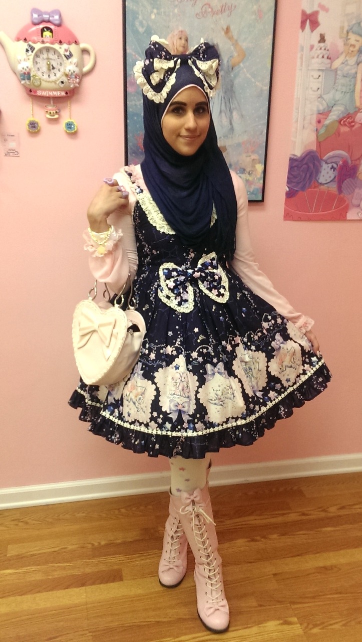 thehijabilolita:  Hello everyone! This is my coord for a Harajuku fashion walk! 