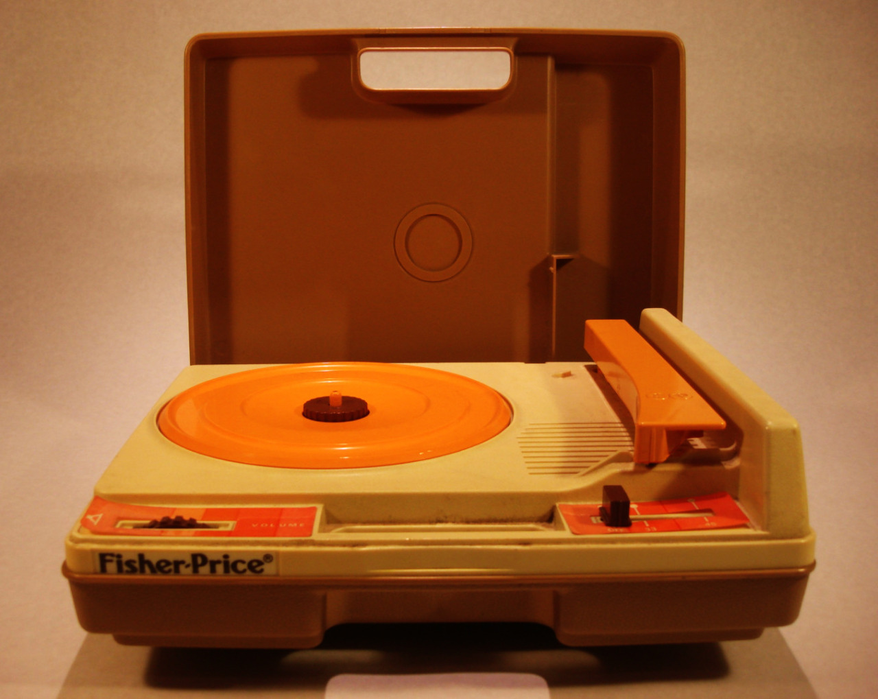 djsavone:   Fisher Price | Model #825 | Phonograph | Turntable | #Nostalgia 