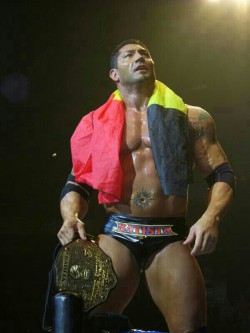 sexywrestlersspot:  From the looks of Batista’s sweaty penis head bulge, the animal most certainly is packing! Follow for more hot pics of the hottest men in wrestling: http://sexywrestlersspot.tumblr.com/