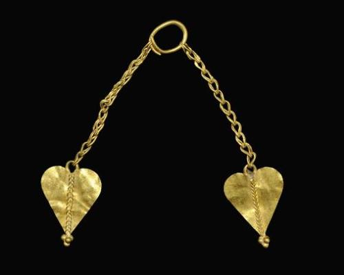 archaicwonder:Roman Gold Military Leaf Pendant Pair, 1st-2nd century ADA pair of sheet gold ivy leaf