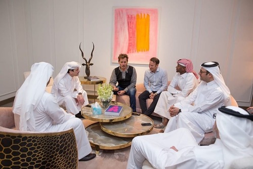 3 years ago (2019), on this day (March 28) Johnny Depp visited the luxury department Store “Galeries