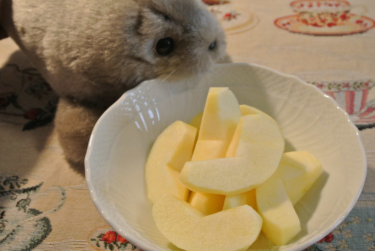 chuck-snowbug:  Fruit Paradise 2014: Part 4 - Watermelon, Asian Pear, Apple &amp;