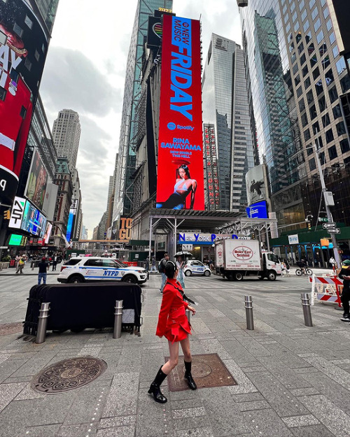 rinasonline TIMES SQUARE BABY !!!!!! New York you’ve been so good to me !!!! have u PRE ORDERED the 