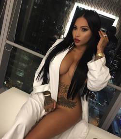 likeithot36:  Brittanya Razavi