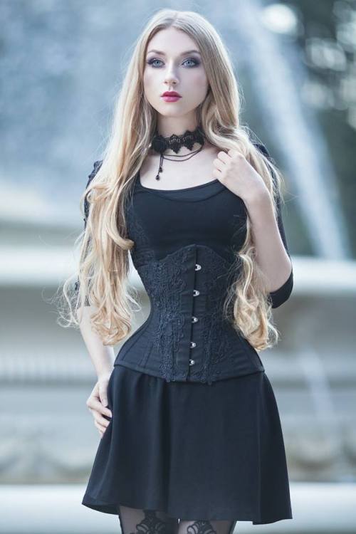 gothicandamazing:    Model/MUA/photo: AbsentiaWelcome to Gothic and Amazing |www.gothicandamazing.com  