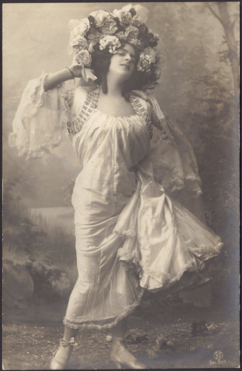 Belle Epoque Dancer Signorina De Dio by Gerlach