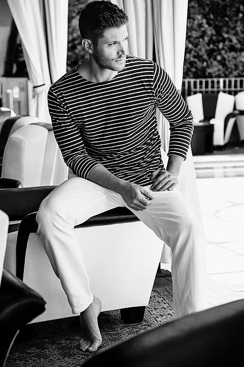 poorbeautifuldean:  Harper’s Bazaar Magazine, China - 2014 [x]