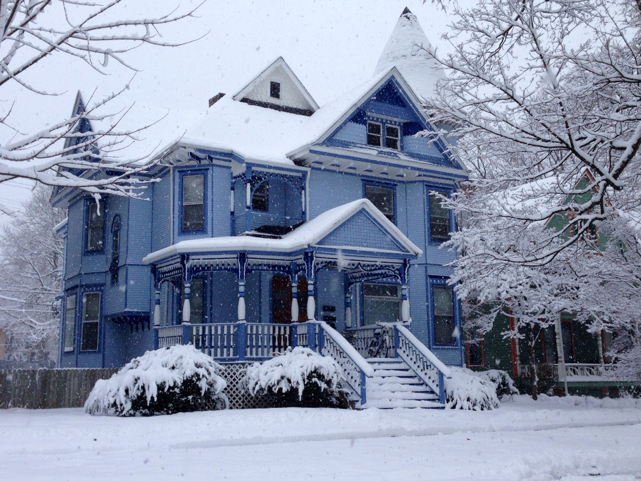steampunktendencies: Snowy Victorian Houses 3 Snowy Victorian 1 &amp; 2 