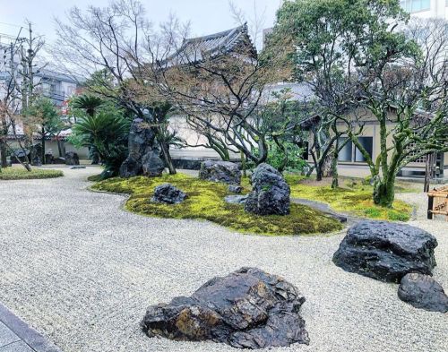 ＼おにわさん更新情報／ ‪[ 福岡県筑紫野市 ] 正行寺庭園（石庭） Shogyoji Temple Garden, Chikushino, Fukuoka の写真・記事を更新しました。 ーー現代長野