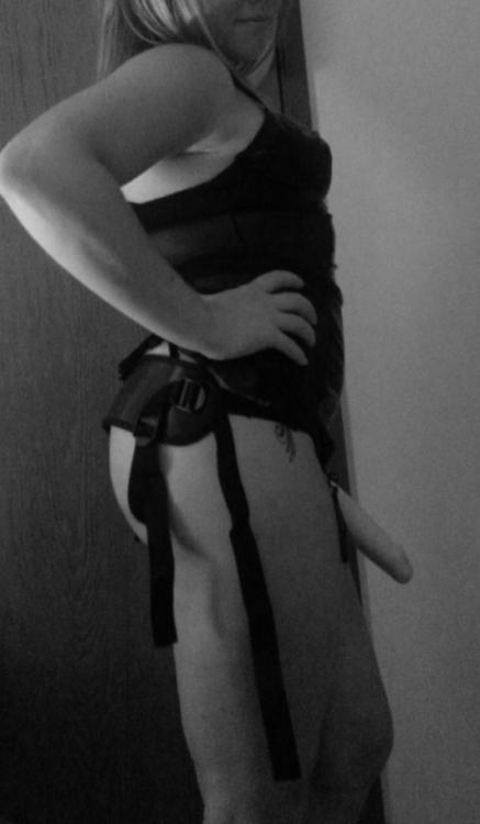 dirtysexyhotfun: imhisnaughtyprincess getting ready to peg my ass tonight  You, sir, are a lucky man!