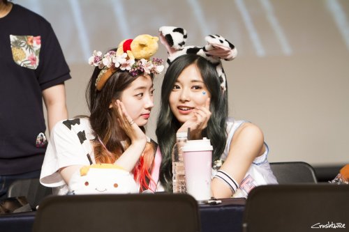 txuyuu: 160522 - Tzuyu and Dahyuncr: crushtwice
