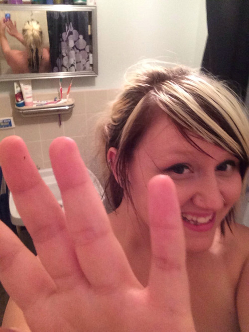 failnation:  Aww my boyfriend is so sweet! Sneaking in shower shots of me hehehttp://failnation.tumblr.com