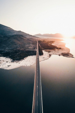 souhailbog:   Bridge Over   By   Gavin Pickford