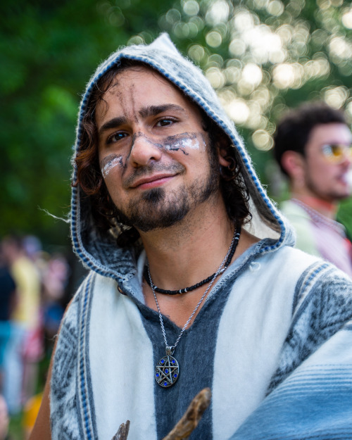 I went to Eeyore’s Birthday in Austin, TX on 4-30-22 with the goal of photographing 10 strangers. I ended up with many more.
Shot on Sony a7 IV x Tamron 28-75mm f2.8