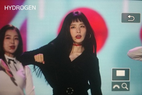 1goth: seulgi is giving out morticia addams vibes