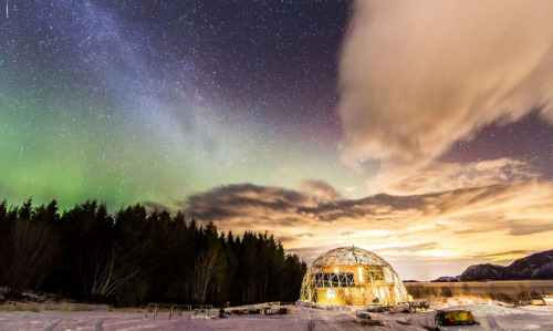 archatlas:Hjertefolger Dome in Sandhornøya islandFans of the Northern Lights will drool over the Nat