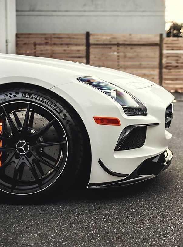 ambroke:  Mercedes CLS