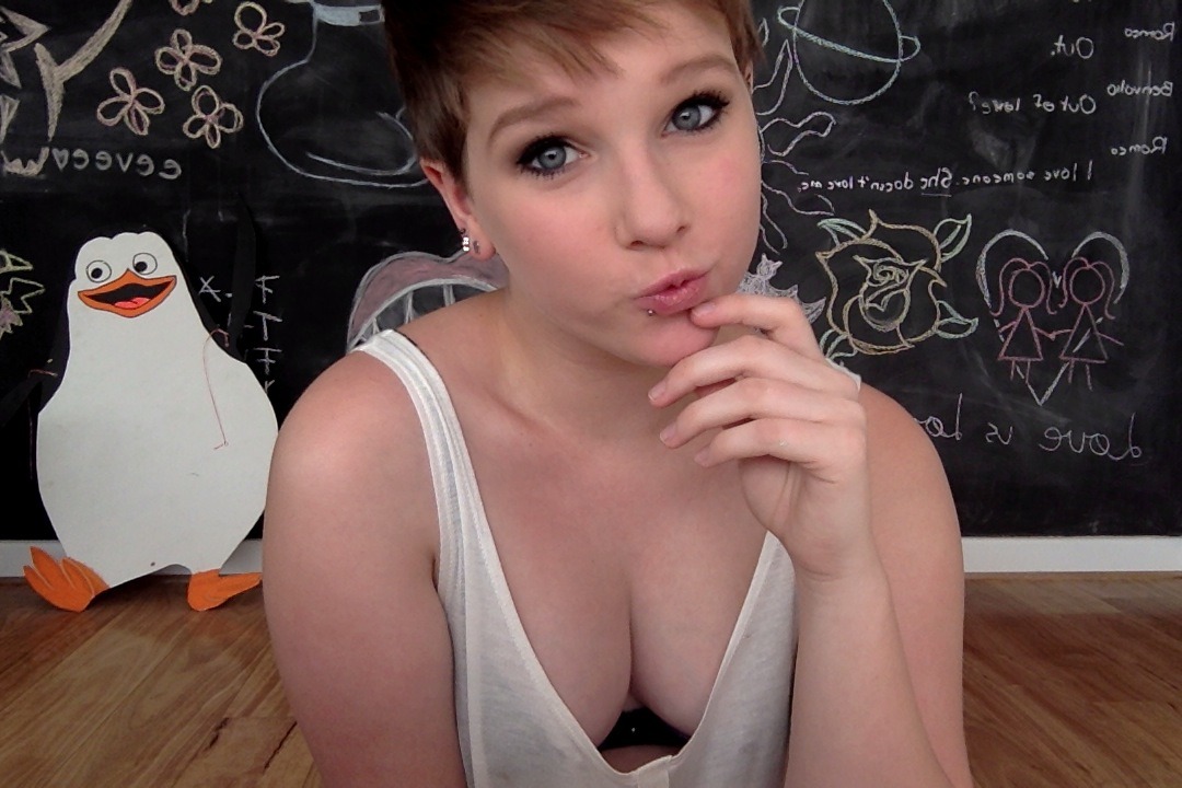 psychedeliccum:  I have a penguin friend