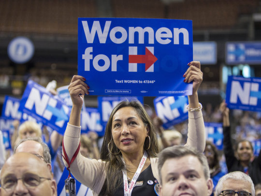 It’s not sexism making young women flee Hillary Clinton—it’s simply that she doesn’t represent us