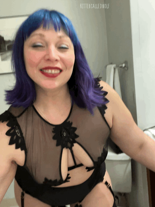 kittencalledwolf:   I consider lace tobe one of the prettiest  imitations ever made