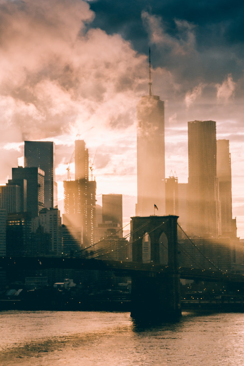 newyorkcityfeelings:
“Sunset by @manhattan-forever
”