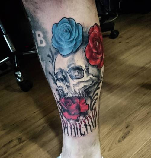 Parte cicatrizado parte recém tatuadoMais uma vez obrigado Rodrigo!#tcb #tattoo #skull #joinvill