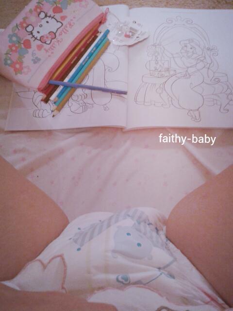 faithy-baby:  After too much times in the sunshines I came insides to colour in ★☆★