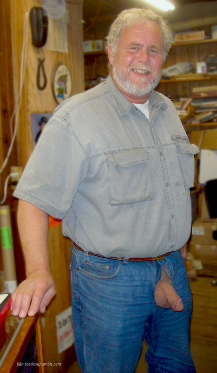 hotdadsbigcocks:  Dan didn’t die, he just divorced Roseanne and came out the closet.