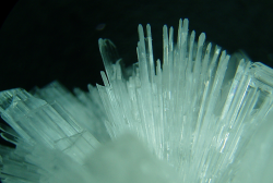 rockon-ro:  HEMIMORPHITE crystals from the